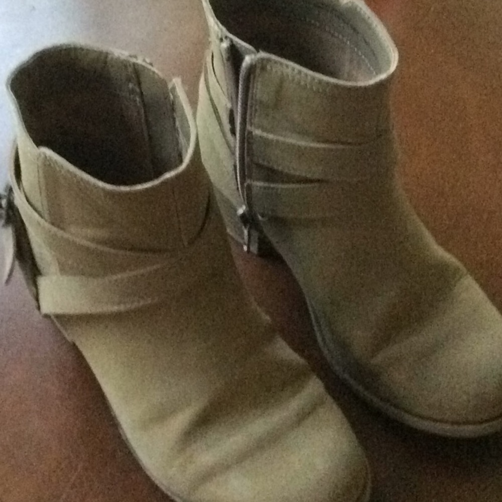 Kids boots originally from children’s place